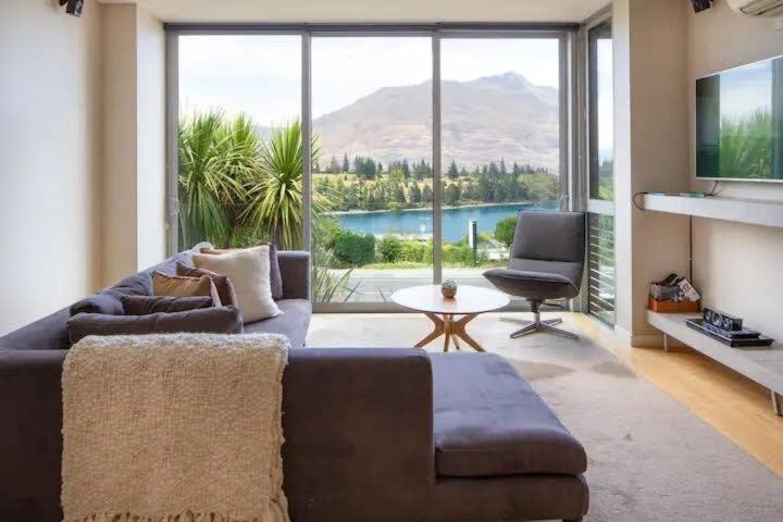 Stunning Lakeview 1 Bedroom Apartment Queenstown Exterior photo
